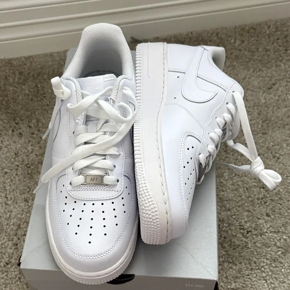 Brand New Stylish White Nike Sneakers- Women's - Picture 1 of 7